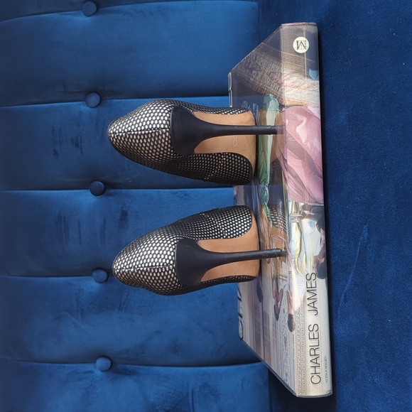 Aldo White With Black Mesh Pumps size 6.5 (37) - Picture 4 of 7